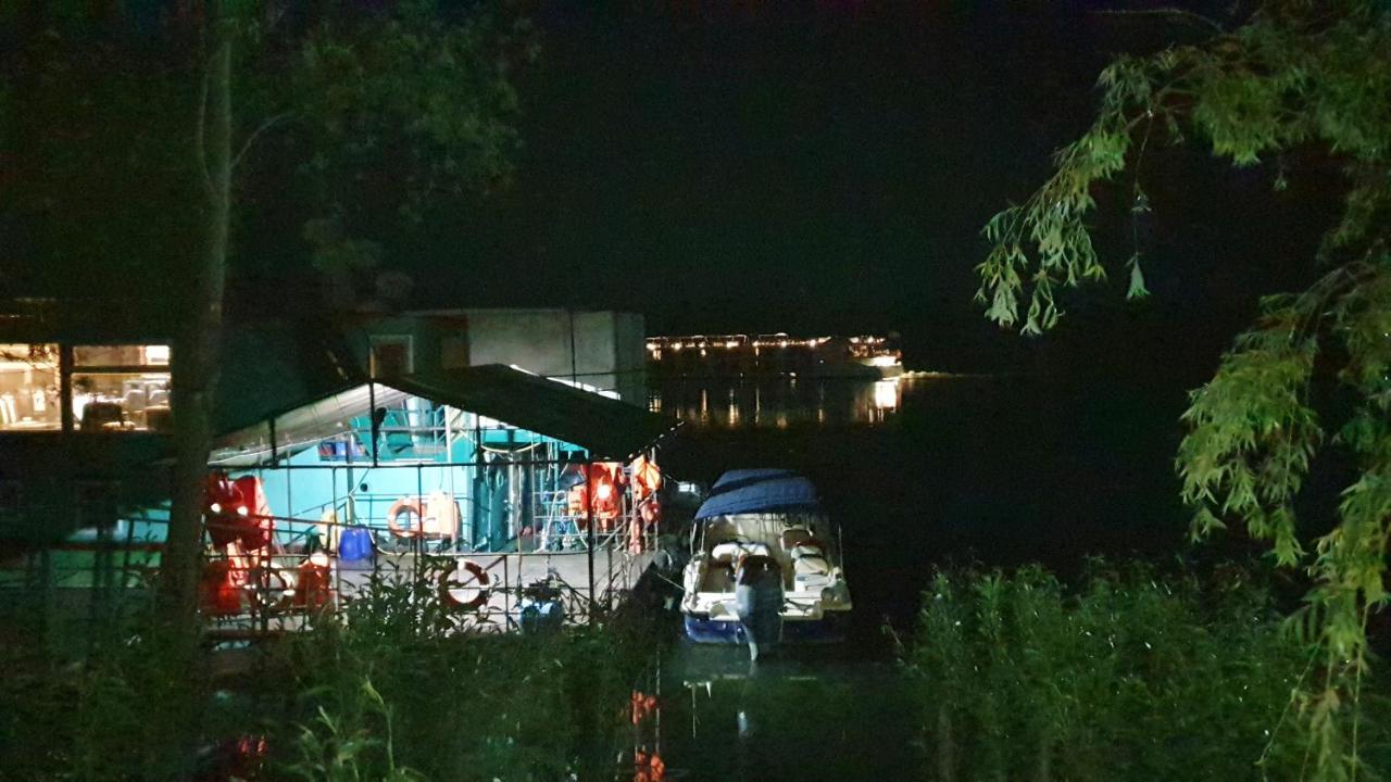 Hotel Restaurant Plutitor Delta Ways Nufaru Luaran gambar