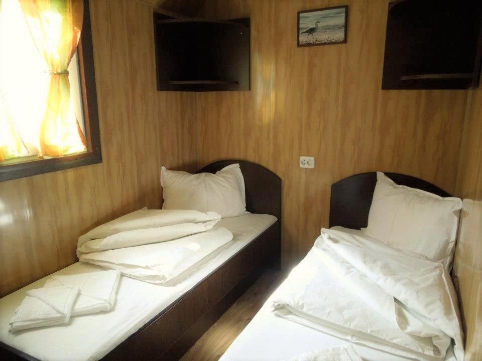 Hotel Restaurant Plutitor Delta Ways Nufaru Luaran gambar